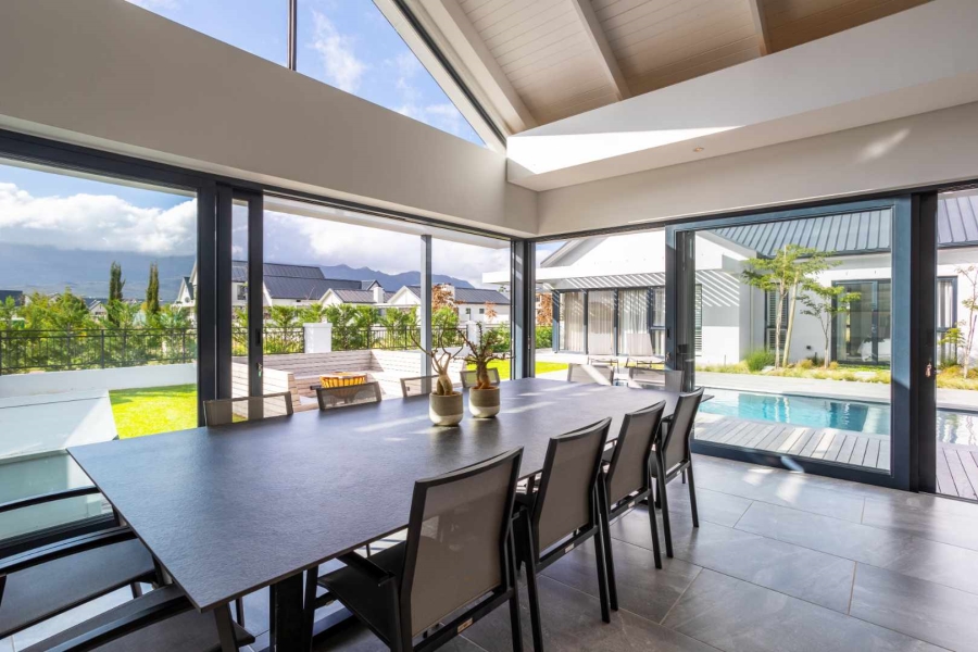 To Let 5 Bedroom Property for Rent in Val De Vie Estate Western Cape